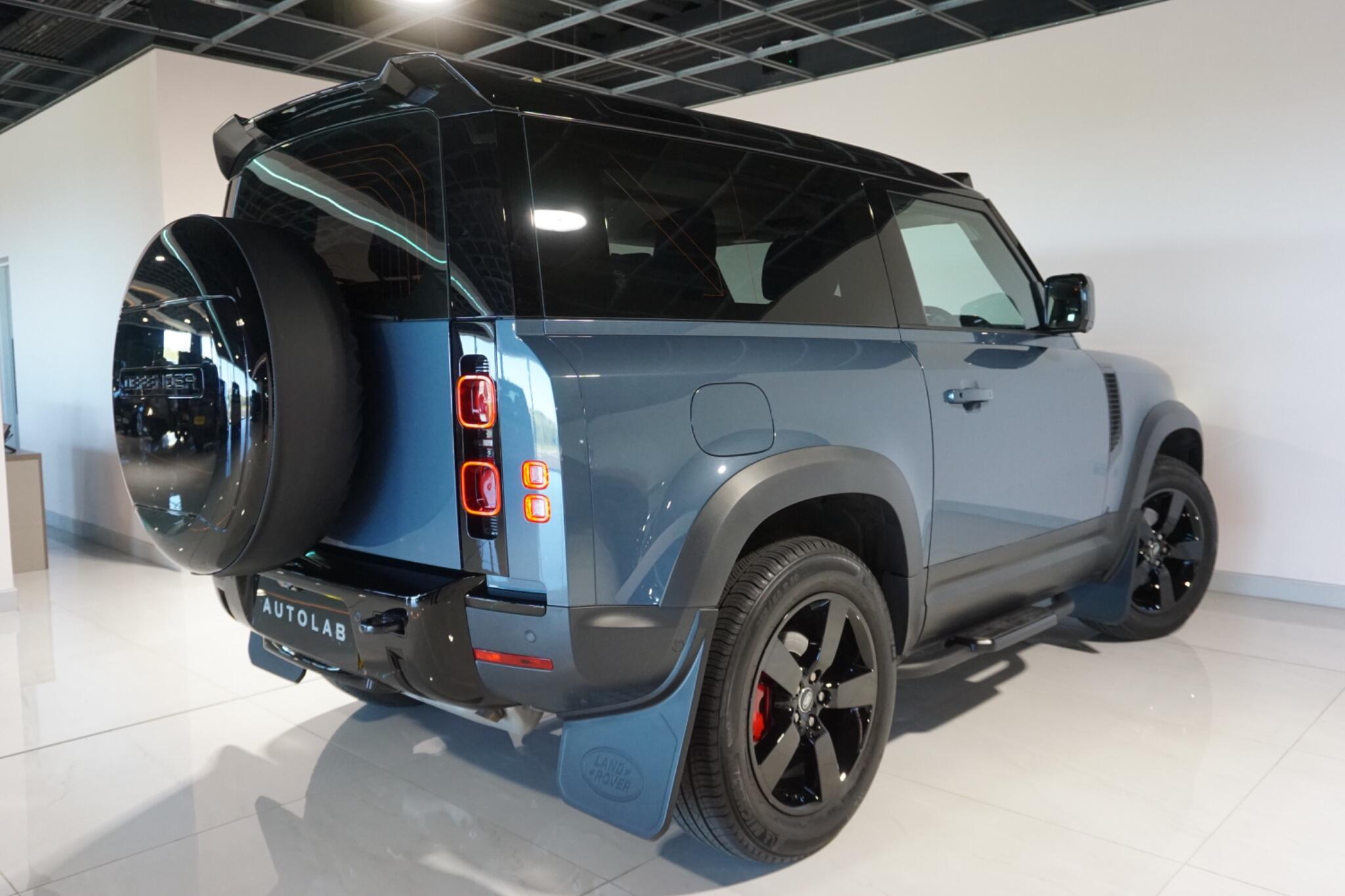 Land Rover Defender 90 2.0 P300 SE SUV 3dr Petrol Auto 4WD Euro 6 (s/s) (300 ps)